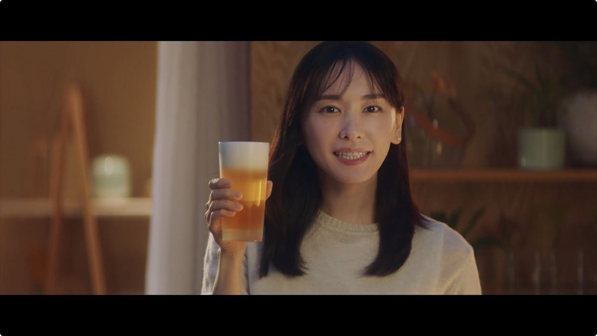 新垣結衣、温かな表情で優しく「おつかれ生です！」　ビールのCM初出演