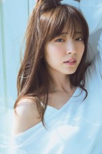 鈴木愛理、週刊誌「FLASH」10月5日発売号に登場