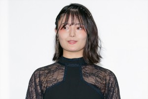 中屋柚香、映画『プリズナーズ・オブ・ゴーストランド』公開記念舞台あいさつに登壇