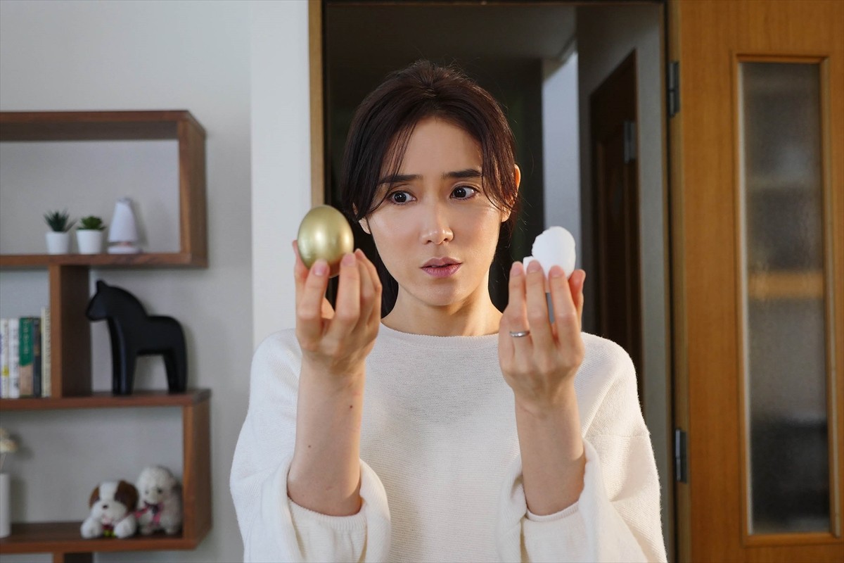 山口紗弥加、14年ぶり『世にも奇妙な物語』登場　不思議な“金の卵”に取りつかれる母親怪演