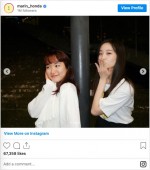 （左から）伊藤美誠、本田真凜の仲良しショット　※「本田真凜」インスタグラム