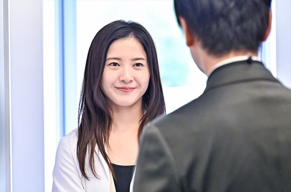 『最愛』第3話　“梨央”吉高由里子、脅迫メールで波乱の事業説明会