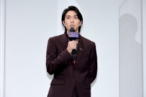 映画『ずっと独身でいるつもり？』完成披露試写会に登場した稲葉友