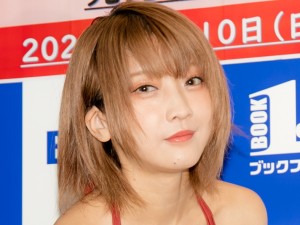 火将ロシエル、写真集『ignis』発売イベントに登場