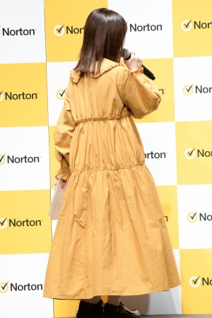 「ノートン ID アドバイザー」新機能発表会に登場したなえなの