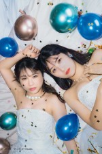 「アップトゥボーイ」vol.309誌面カット（石田亜佑美×佐藤優樹）