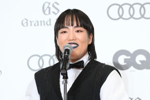 GQ MEN OF THE YEAR 2021 フォトコールに登場したゆりやんレトリィバァ