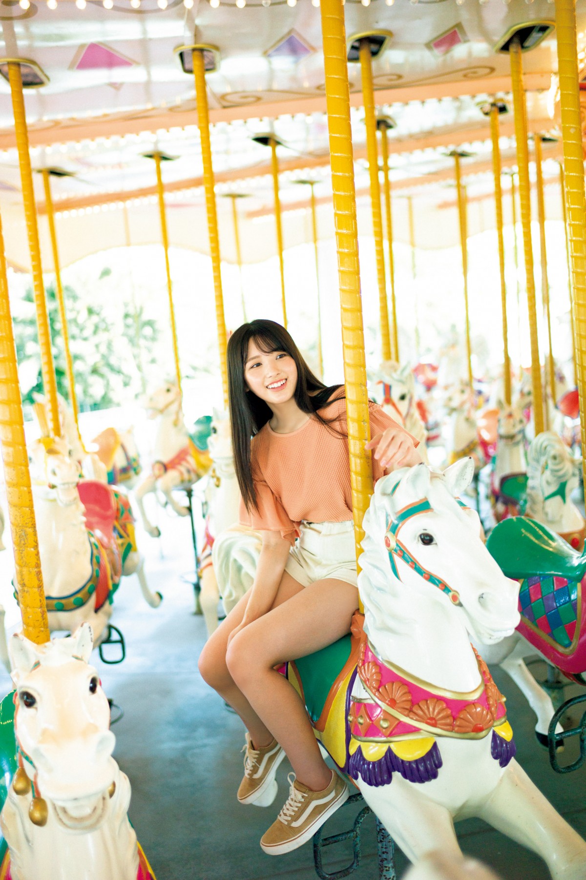 大和田南那、2nd写真集に手応え「攻めたカット多い」「大人になった」