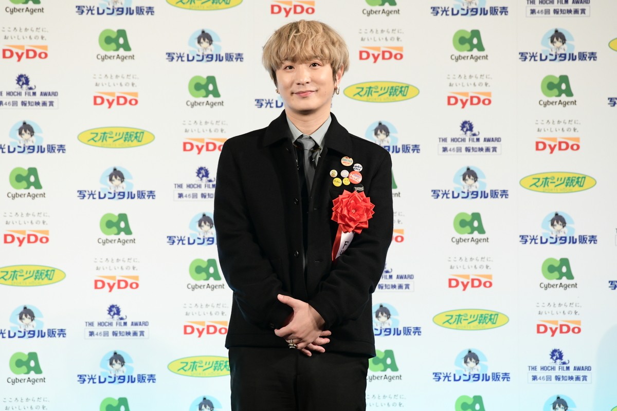 永野芽郁、報知映画賞で涙　田中圭の労いに「父親が来てくれて、感動して泣きました」