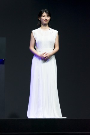 「LINE NEWS AWARDS 2021」に登場した蒔田彩珠