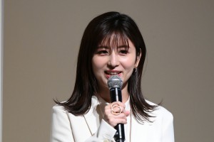 「2022年用年賀状 受付開始セレモニー」司会の宇賀なつみ