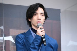 映画『さがす』完成披露試写会に登場した清水尋也