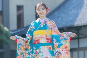 2022年オスカープロモーション新春晴れ着撮影会に登場した尾碕真花