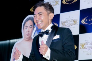 RIZAPで引き締まった身体と健康を手に入れた林家三平