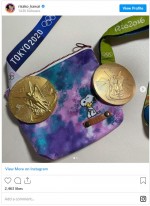 川井梨紗子、唯一無二な「金メダルが2つ入るポーチ」を公開　※「川井梨紗子」インスタグラム