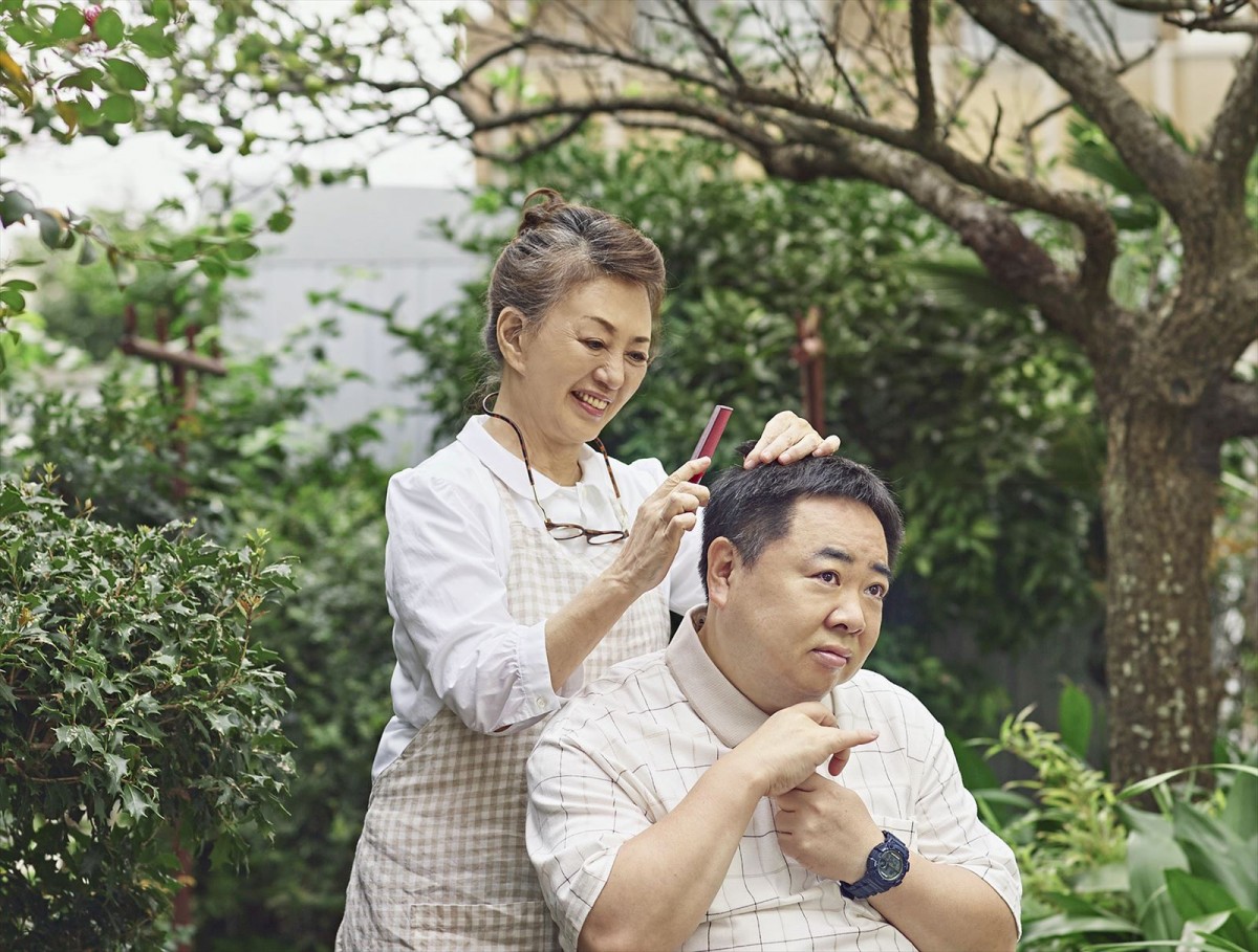 加賀まりこ×塚地武雅“親子”の宝物のような日々『梅切らぬバカ』予告　天海祐希のコメントも