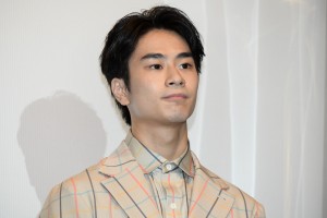 映画『うみべの女の子』初日舞台あいさつに登場した前田旺志郎