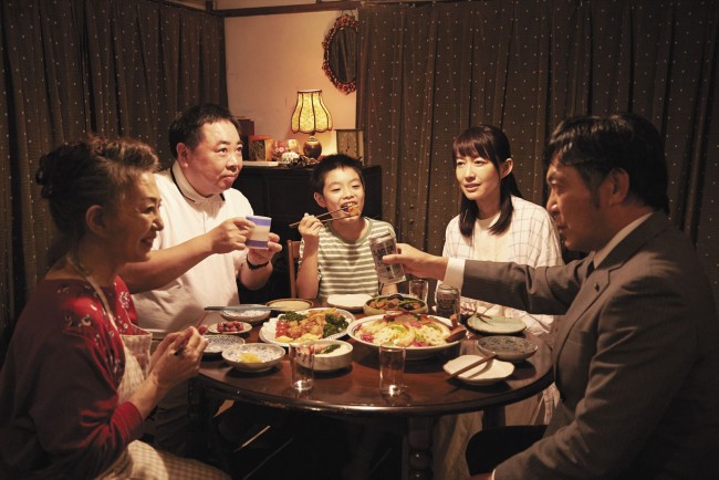 加賀まりこ×塚地武雅“親子”の宝物のような日々『梅切らぬバカ』予告 天海祐希のコメントも /2021年8月27日 - 写真 - 映画 ...