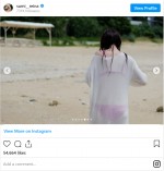 鷲見玲奈、初写真集のオフショットを公開　※「鷲見玲奈」インスタグラム