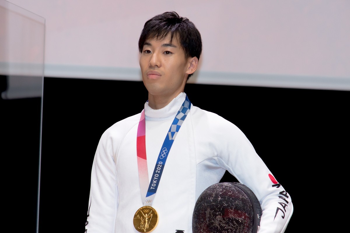 岡田准一、金メダリストのフェンシング指南に興奮　「特別な技ないですか？」と意欲