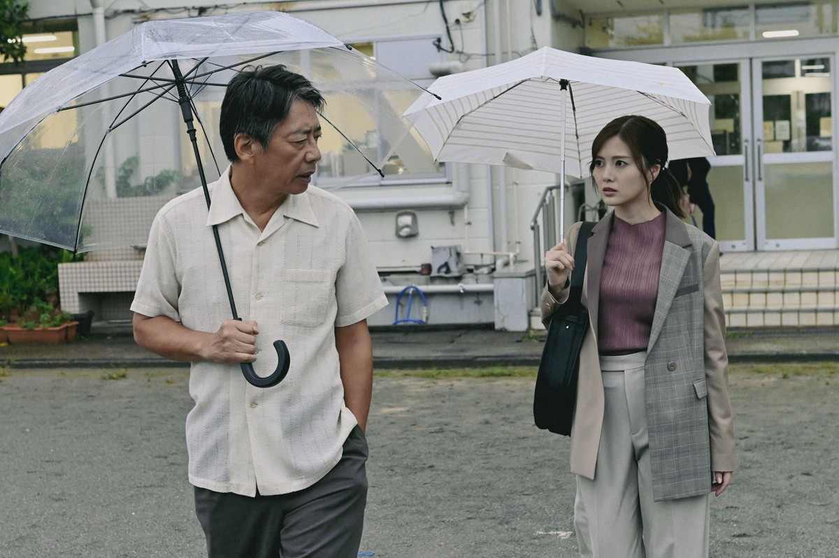 『漂着者』第7話　“新谷詠美”白石麻衣、驚がく　父に関わるおぞましい真実とは