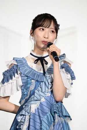 映画『未成仏百物語 〜AKB 48 異界への灯火寺〜』舞台あいさつに登壇した小栗有以