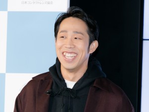 コンタクトレンズ協会記者発表会に登場したひょっこりはん