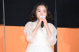 映画『そして、バトンは渡された』初日舞台あいさつに登場した稲垣来泉