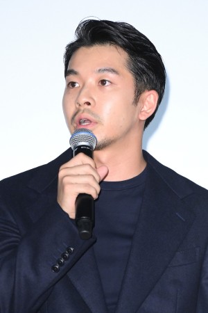 映画『ONODA 一万夜を越えて』初日舞台あいさつに登場した仲野太賀