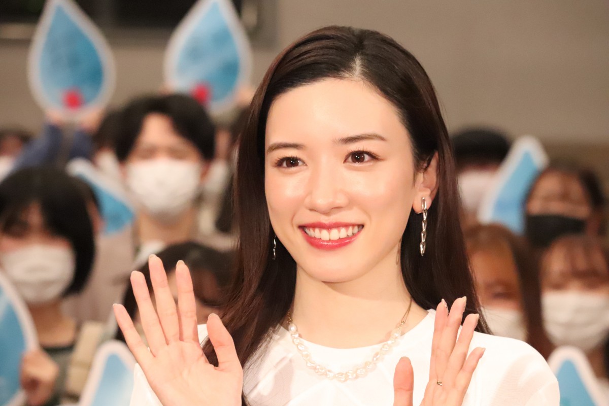 永野芽郁、学生たちの悩みにアドバイス　独特な早寝早起き法を明かす