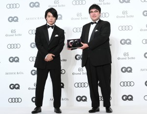 GQ MEN OF THE YEAR 2021 フォトコールに登場したマヂカルラブリー