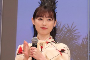 福原遥、映画『フラ・フラダンス』完成披露試写会に登場