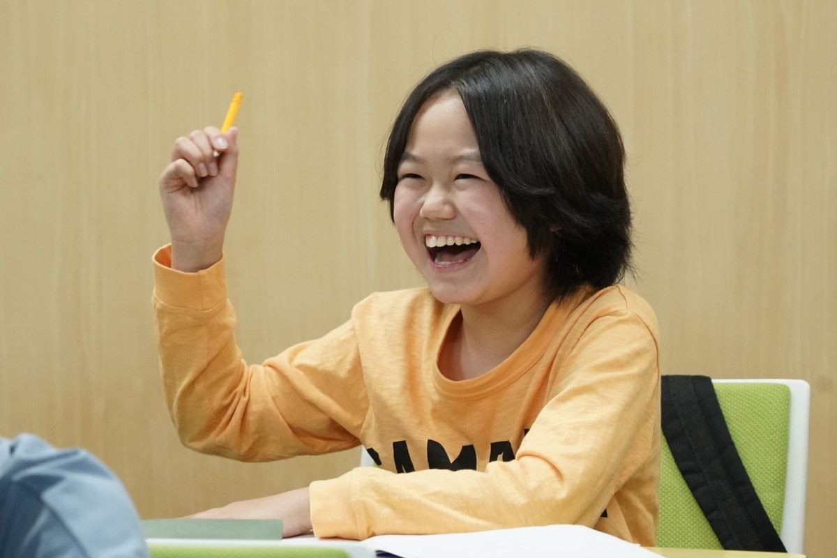 『二月の勝者』“黒木”柳楽優弥、子どもたちをおんぶするシーンに反響「順番待ちしたい」  
