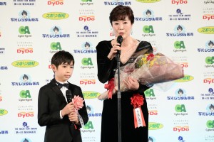 「第46回報知映画賞」表彰式に登場した寺嶋眞秀、寺島しのぶ