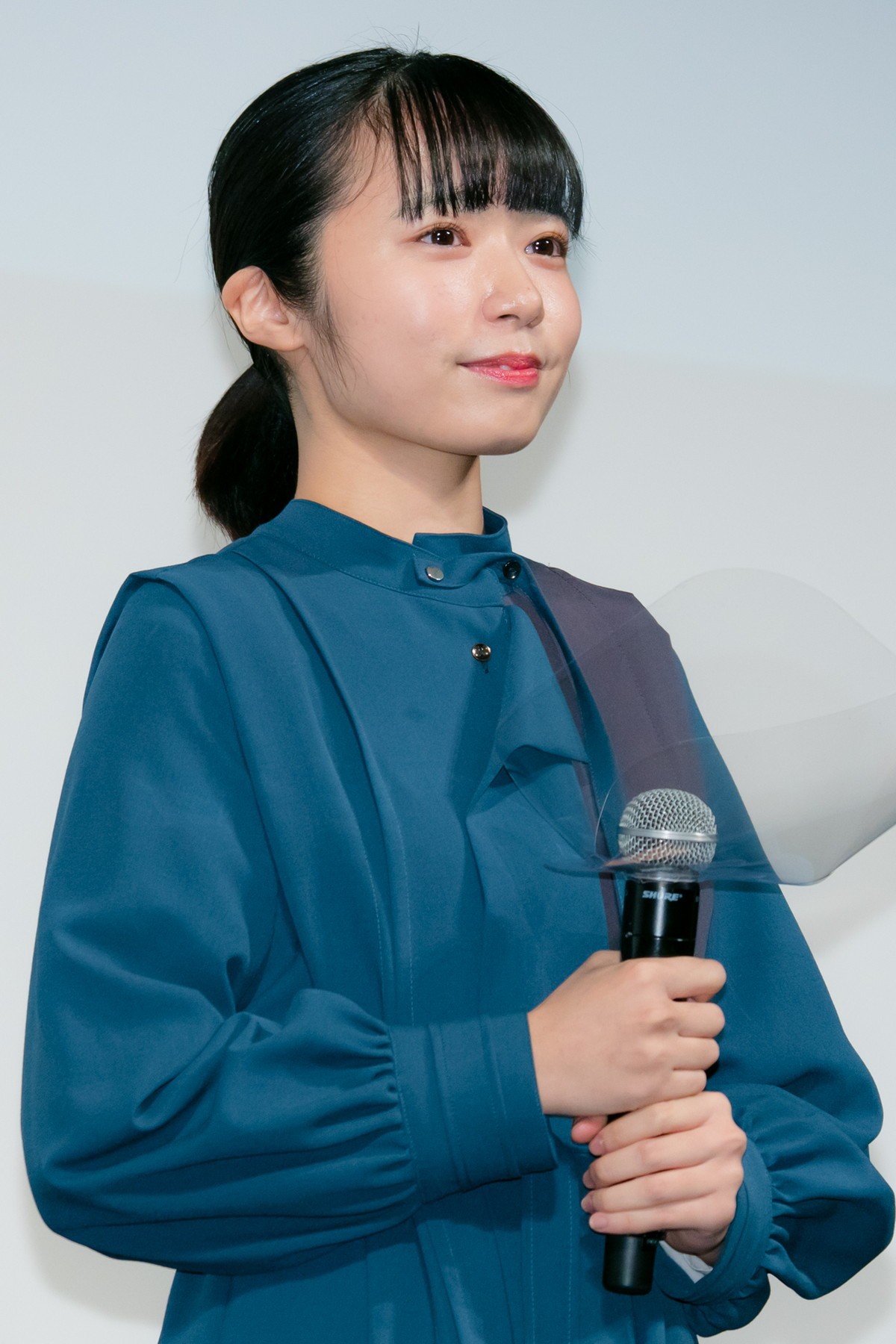 モーガン茉愛羅、ふっくらお腹で登壇　客席からの祝福の声に笑顔