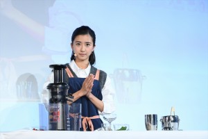 黒島結菜、家電と食のサブスク「foodable」サービス発表会に登場