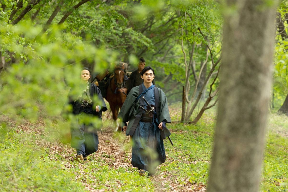 『青天を衝け』第25回 “篤太夫”吉沢亮、帰国　“平九郎”岡田健史らのその後に頭の整理がつかず