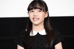 映画『岬のマヨイガ』初日舞台あいさつに登場した粟野咲莉