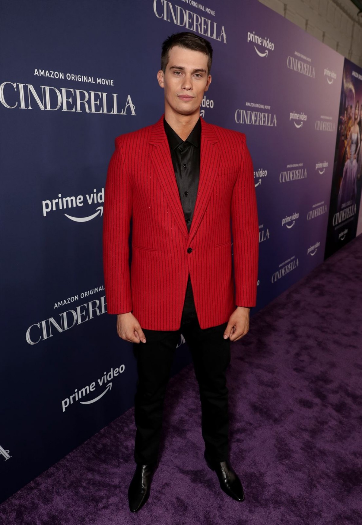  カミラ・カベロ主演『シンデレラ』豪華絢爛の新カット25枚大放出　貴重オフショットも