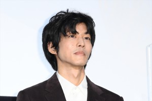 映画『空白』初日舞台あいさつに登場した松坂桃李