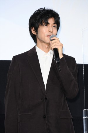 映画『空白』初日舞台あいさつに登場した松坂桃李
