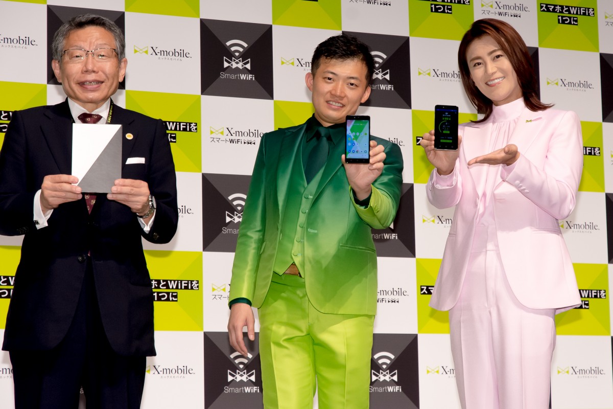 氷川きよし、華やかピンクスーツで登場　50歳に向け「アンチエイジングを心掛けて」