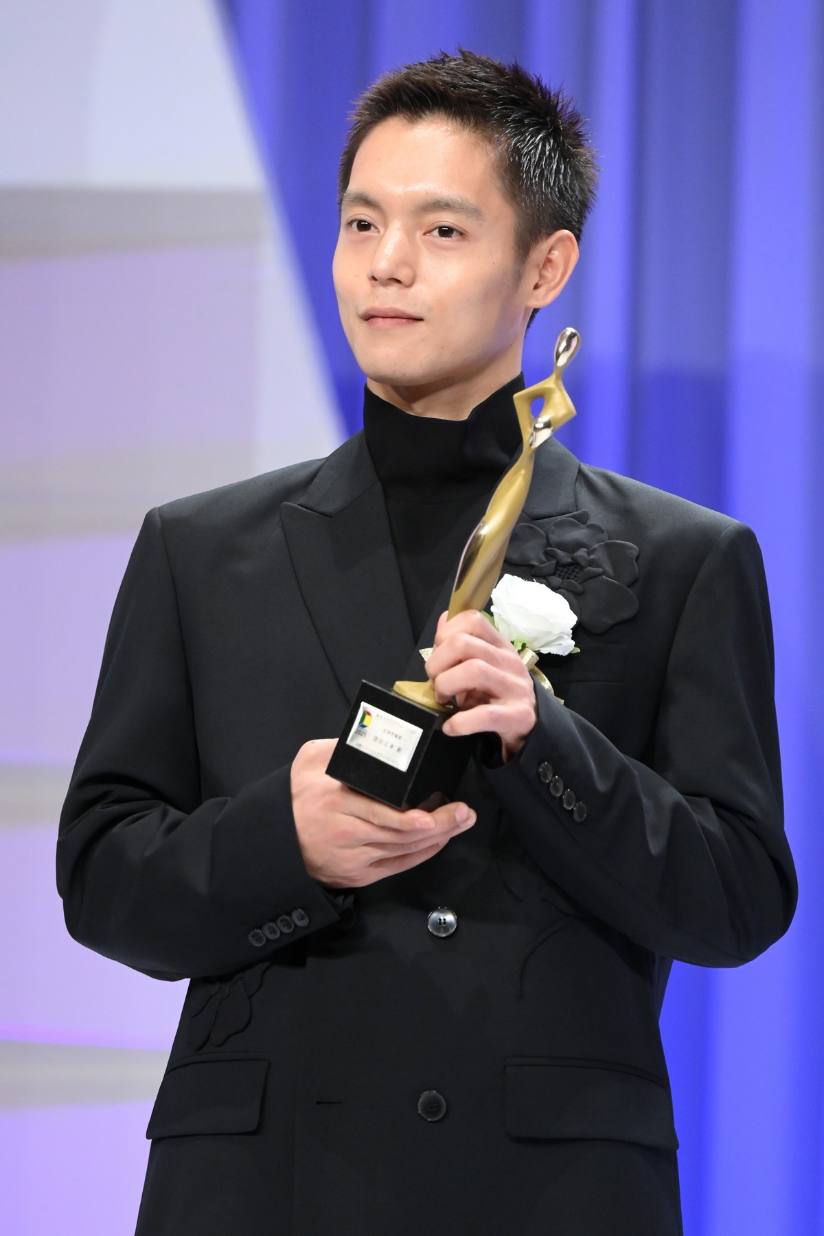 ＜ドラマアウォード2021＞綾瀬はるか、笑顔満開！　『天国と地獄』で主演女優賞受賞