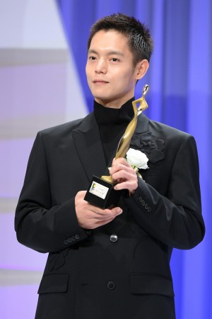 「東京ドラマアウォード 2021」授賞式に登場した窪田正孝