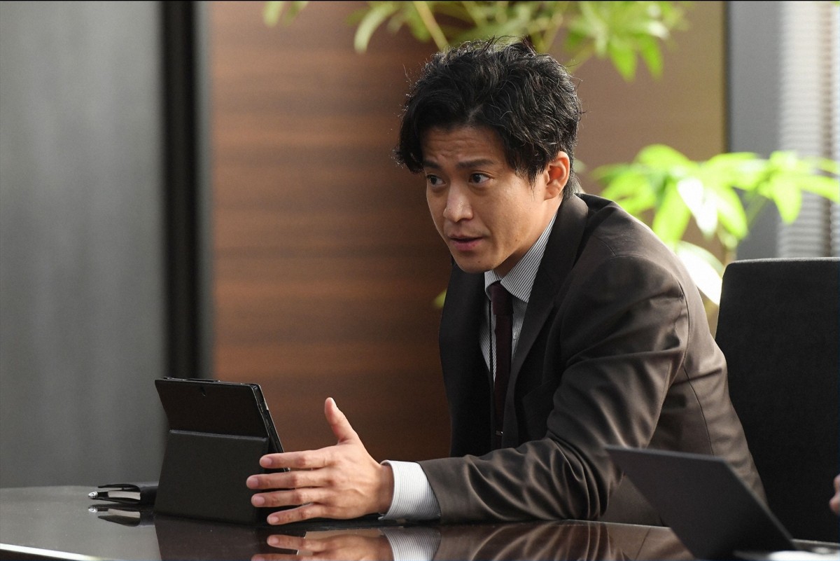 『日本沈没』初回　“田所博士”香川照之の存在感と怪演をネット称賛「クセがすごい」