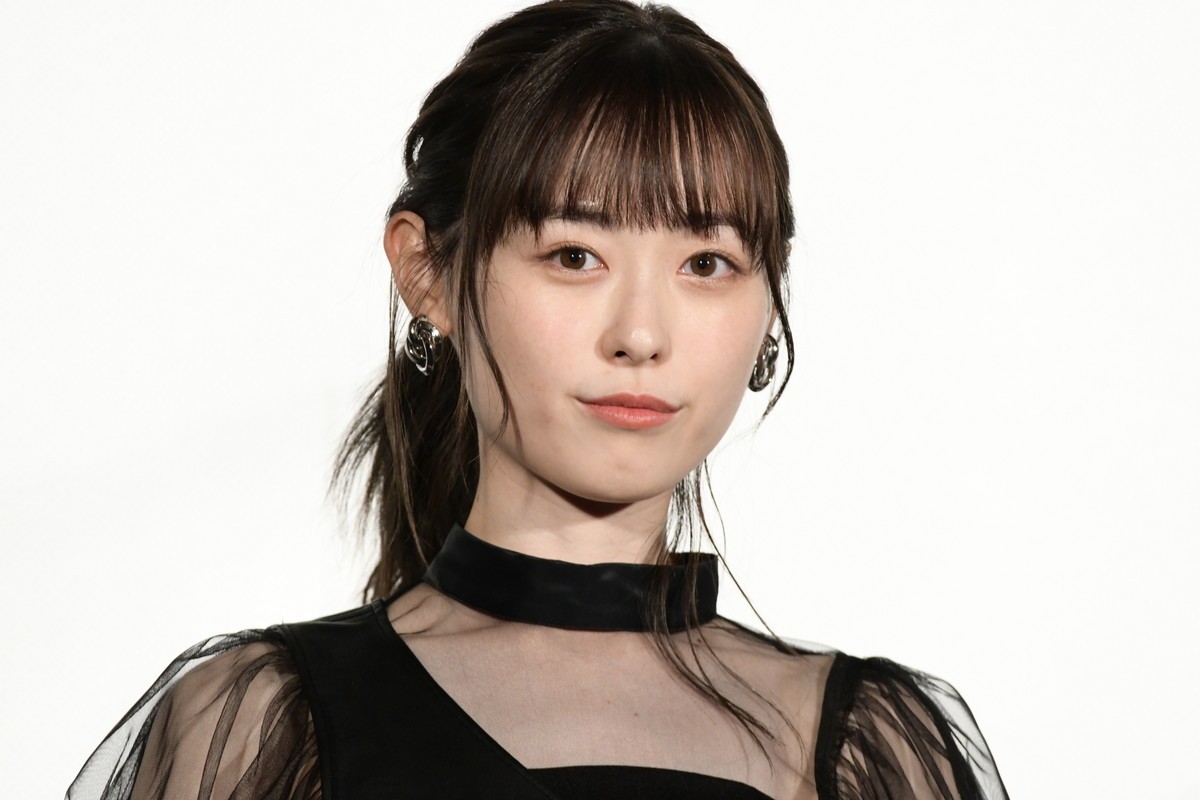 土屋太鳳＆福原遥、高校生の合唱に涙「曲が背中を押してくれた」