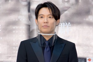 舞台「群盗」制作発表に登場した小出恵介