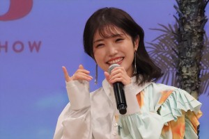 美山加恋、映画『フラ・フラダンス』完成披露試写会に登場