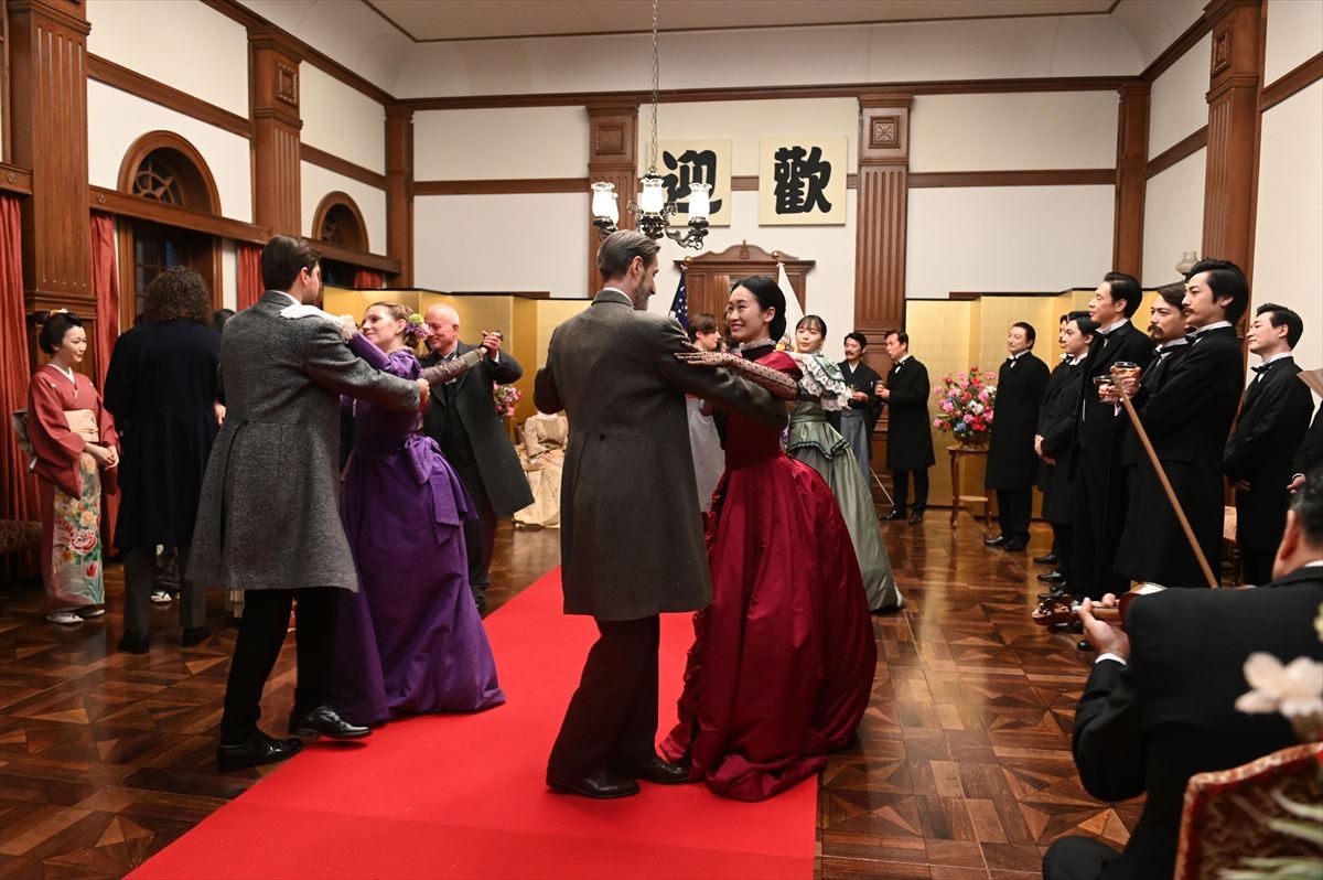『青天を衝け』“栄一”吉沢亮、“千代”橋本愛にほれ直す　2人のハグに感動の声