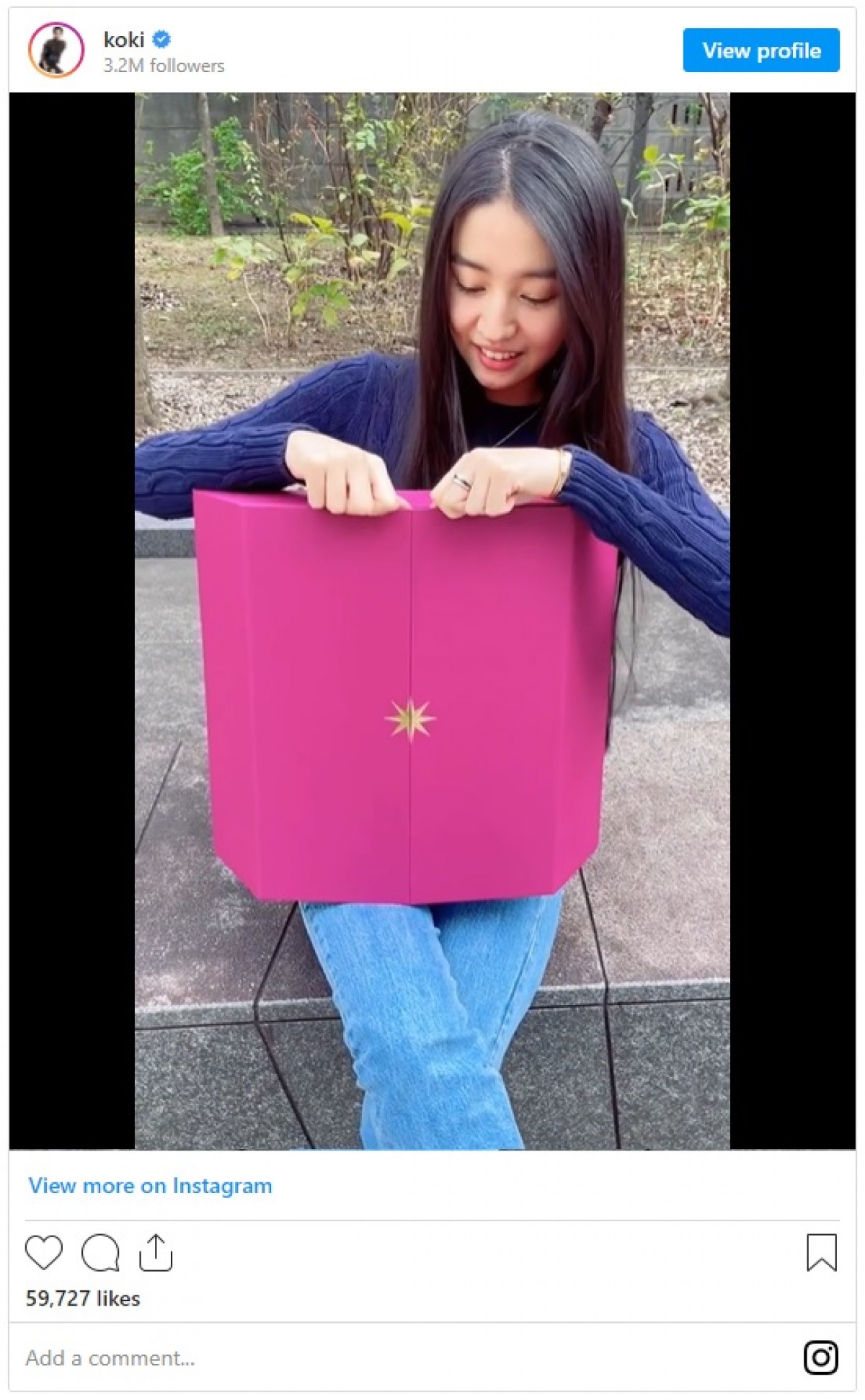 Koki，うれしそうな笑顔がかわいい！　キュートなミニ動画